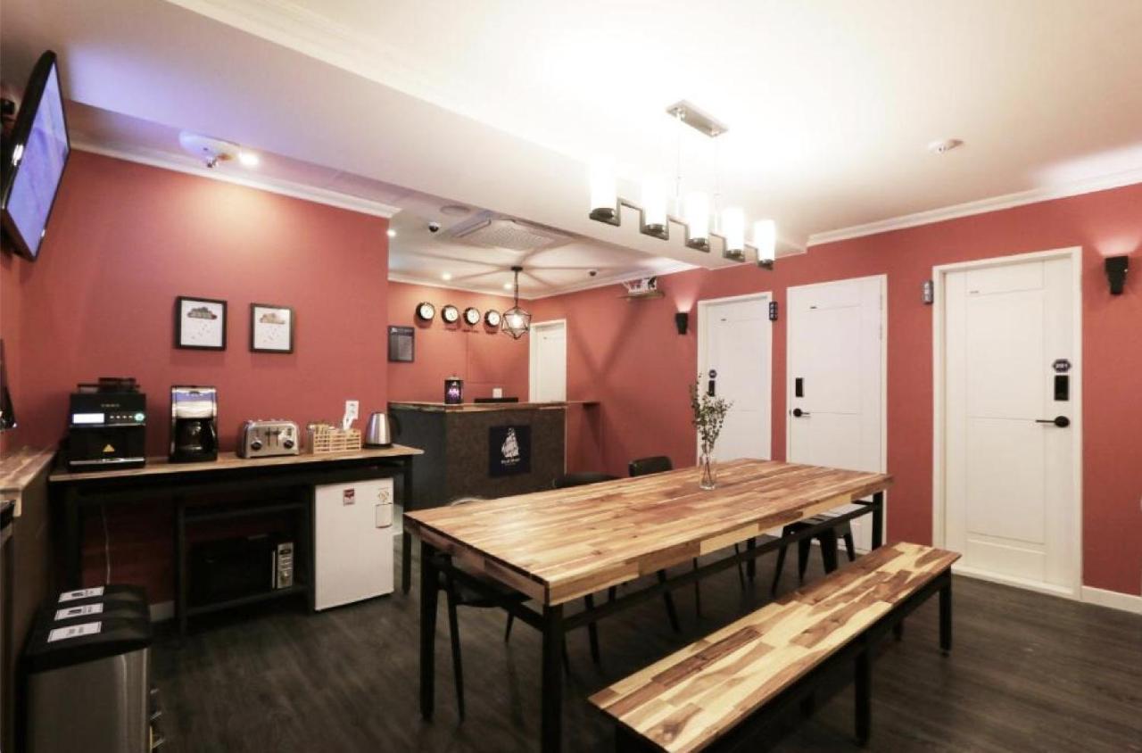 Blueboat Hostel Csondzsu Kültér fotó