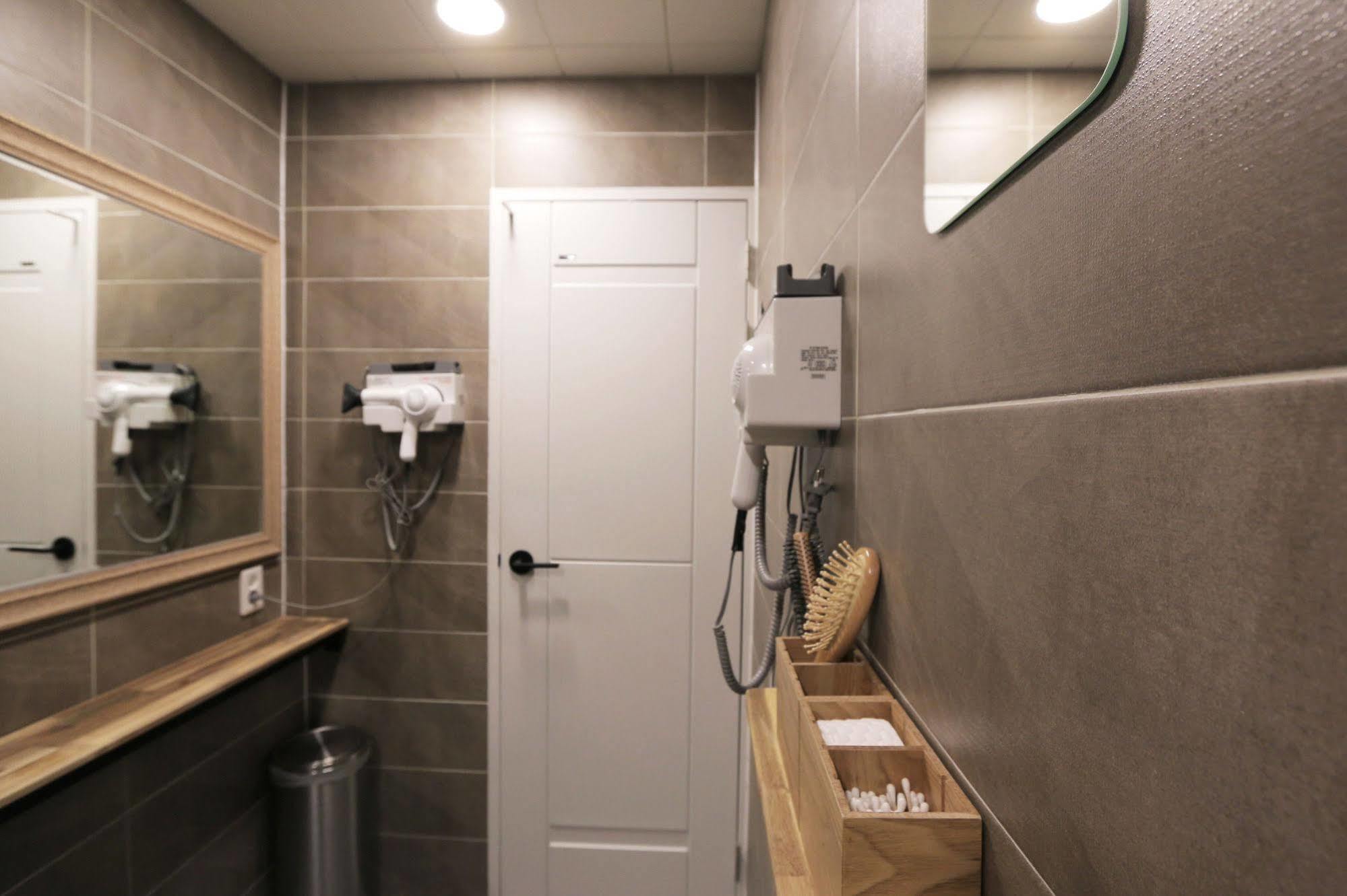 Blueboat Hostel Csondzsu Kültér fotó
